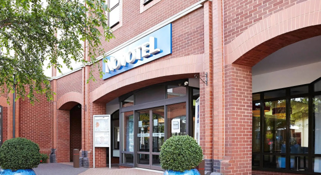 Novotel Ipswich Centre, Забронировать Отель Отели Ипсвича с парковкой, рядом с Арка и дом Джин Инджелоу, Парковка