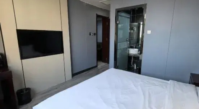 Люкс Business Tianyou Business Hotel (Hebi Qi Zhaoge Road)