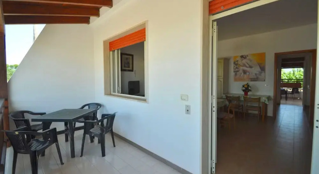 Villa Romano 9 Guests Torre Suda, Book Villa Hotels in Torre Suda with Parking, Parking