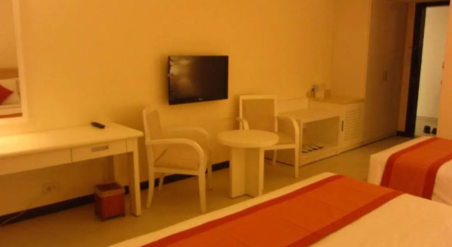 Номер Deluxe Nhi Phi Hotel