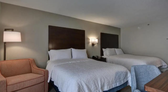 Четырёхместный номер Standard Hampton Inn Greenwood