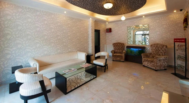 Hotels Pitrashish Grand