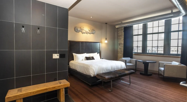 Номер Deluxe The Iron Horse Hotel