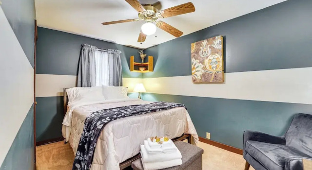 Grill, Dine & Relax Outside: Home in Tyrone!, Book Hotel Tyrone Pennsylvania