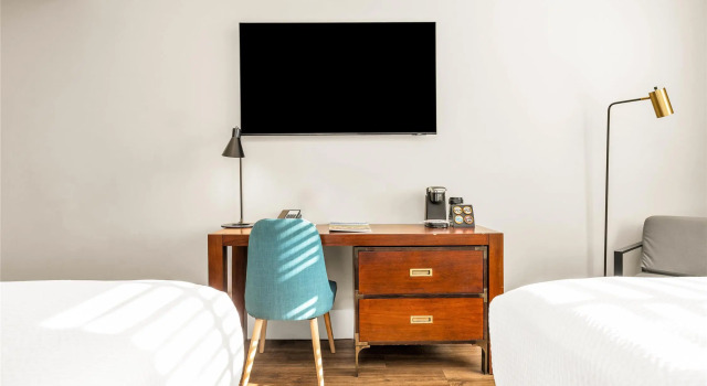 Четырёхместный номер Standard Hotel Petaluma, Tapestry Collection by Hilton