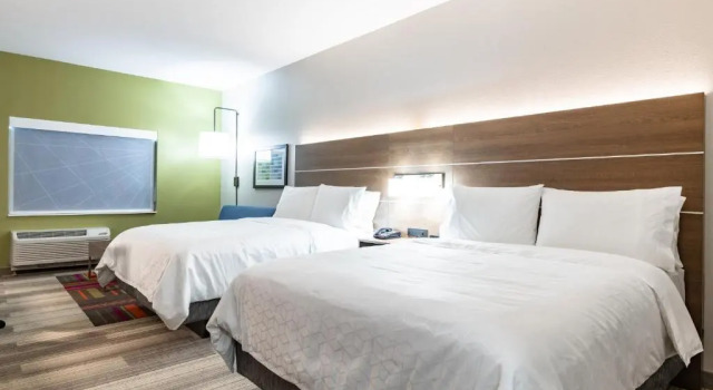 Четырёхместный люкс Holiday Inn Express & Suites - Moundsville by IHG