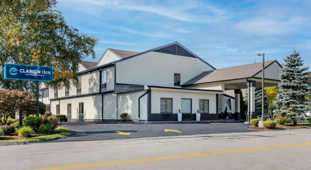 Clarion Inn Nashua, Забронировать Отель Нашуа Нью-Гемпшир