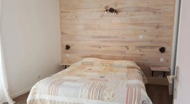 Апартаменты Logis Hôtels Le Saint Marc