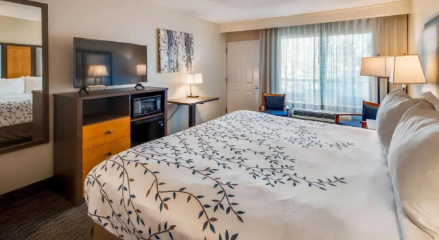 Номер Standard с видом на внутренний двор Americinn by Wyndham Birch Run - Frankenmuth