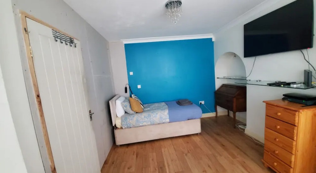 Stylish 3 bed house with Garden Free Parking, Забронировать Отель Оксфорд Оксфордшир, рядом с Temple Cowley Pools