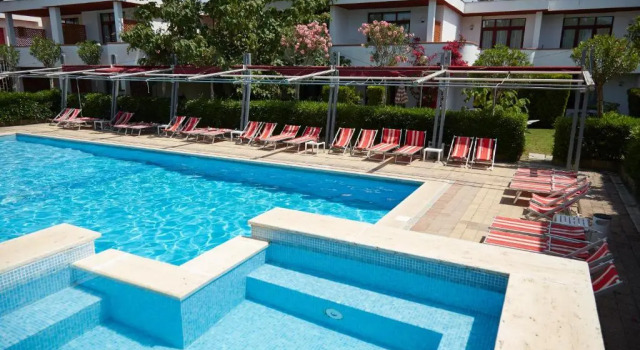 Hotel Residence Key Club, Забронировать Отель Отели Лацио с бассейном, Бассейн