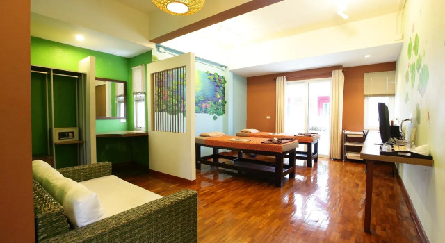 Serene Bangkok Bed and Breakfast, Забронировать Отель Отели Бангкока с парковкой, рядом с Siam Commercial Bank Head Office, Парковка