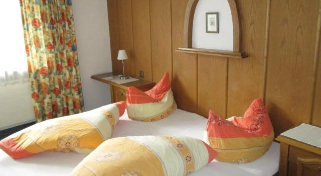Gästehaus Klammerschneider, Rezerwuj Hotel Hotele w Tyrol z parkingiem, Parking