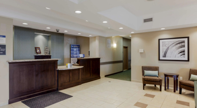 Best Western Plus Walkerton Hotel & Conference Centre, Rezervați Hotel Brockton 