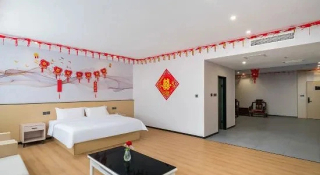 Люкс Deluxe Bona Hotel (Jinzhou Century Square)