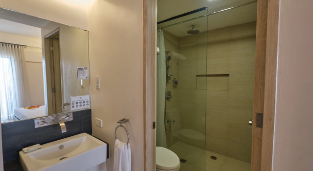 Четырёхместный номер Deluxe The Tides Hotel Boracay
