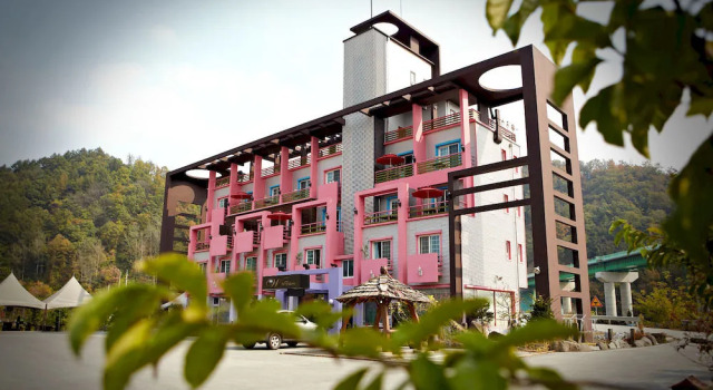 Gangchon W Pension, Boek Hotel Hotels in Gangwon-Do met parkeren, Parkeren