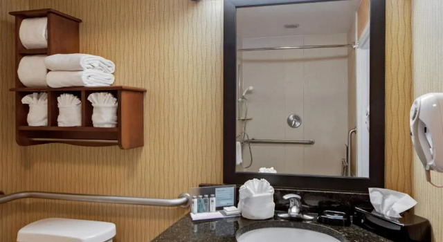 Двухместный номер Accessible Hampton Inn Myrtle Beach Broadway at the Beach