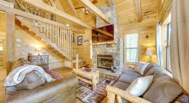 3 Mi to State Park & Lake: Broken Bow Cabin!, Boek Vakantiehuis Hochatown Oklahoma