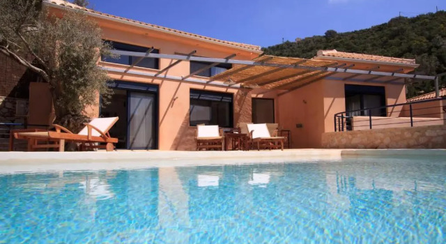Вилла Villa Amoudia - Luxury Villa right on the beach with Private Pool
