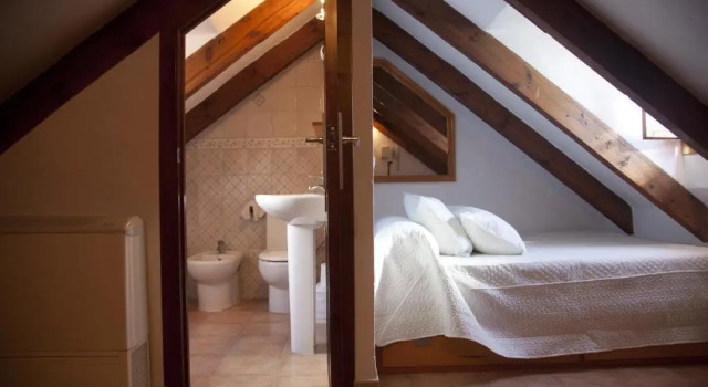 Двухместный номер Economy Мансарда Hostal Mar de Frente