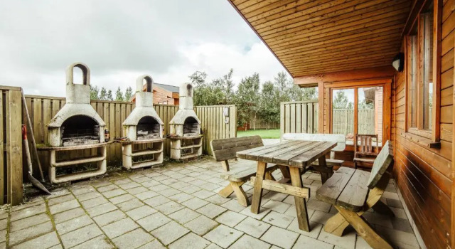 Коттедж с 2 комнатами Minniborgir Cottages & Restaurant