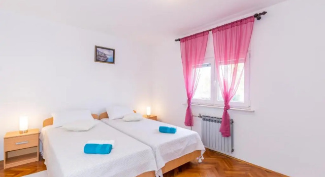 Family house with 2 apartments - Irma, Reserva ahora Apartamento Hoteles en Pula con aparcamiento, Aparcamiento
