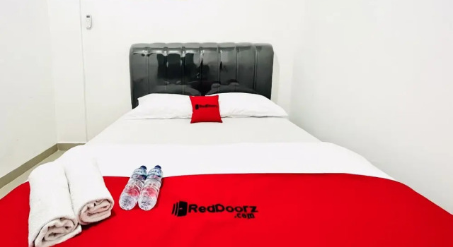 Номер Standard RedDoorz at Orien Guesthouse Pematang Siantar