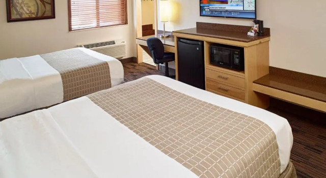 Четырёхместный номер Standard LivINN Hotel Minneapolis South / Burnsville