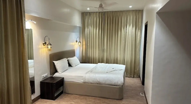 Hotel Imperial Palace Part 1, Varaa Hotelli Hotellit New Delhi uima-altaalla, Uima-allas