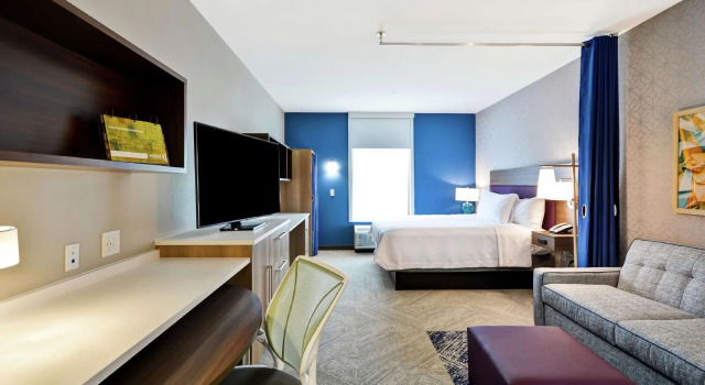 Двухместный люкс Home2 Suites Plano Legacy West