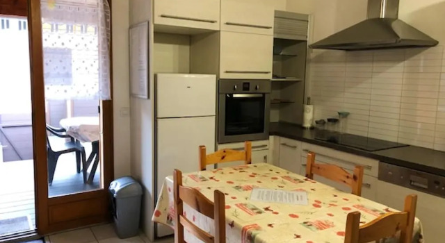 House With one Bedroom in Saint-martin-de-brômes, With Shared Pool and Enclosed Garden, Rezervovat Hotel Hotely v Valensole Plateau s bazénem, Bazén