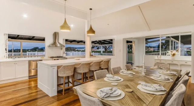Коттедж Luxury Hamptons White House