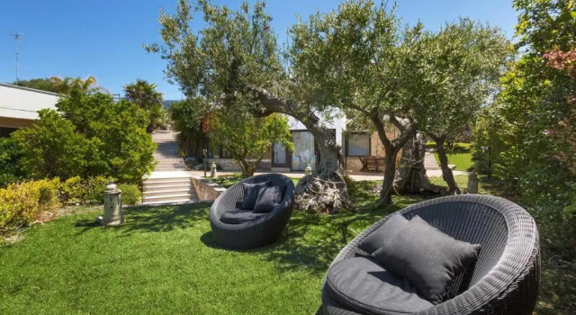 Villa Iside, Book Villa Hoteller i Conversano med pool, Swimmingpool