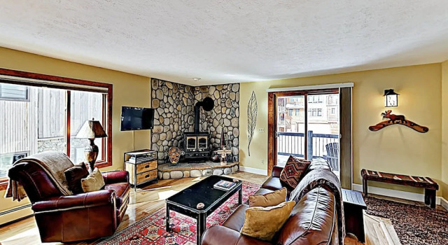 New Listing! Mountain-view Getaway: Stroll To Town 2 Bedroom Condo