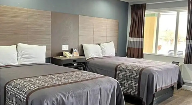 Номер Standard Knights Inn Madison Heights