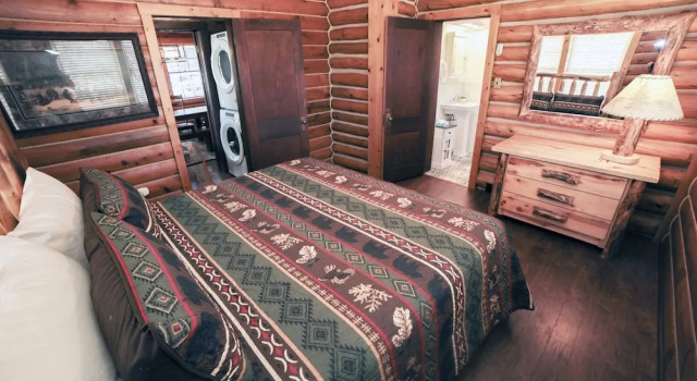 Aspen Mountain Lodge - #3357 by RedAwning