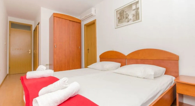 Apartments Villa Skala, Забронировать Апартаменты/квартира Отели Подгора с парковкой, Парковка