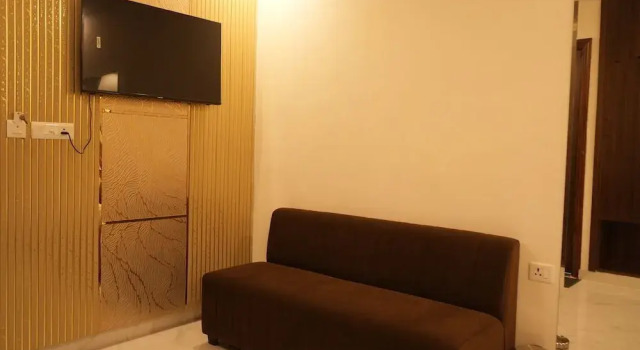 Hotel Golden Palace, Забронировать Отель Лакхнау штат Уттар-Прадеш, рядом с Стадион имени К.Д. Сингха
