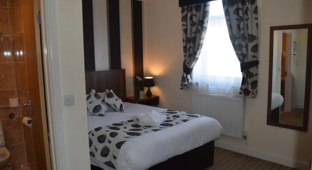 Трёхместный семейный люкс Deluxe Star Anglia Hotel