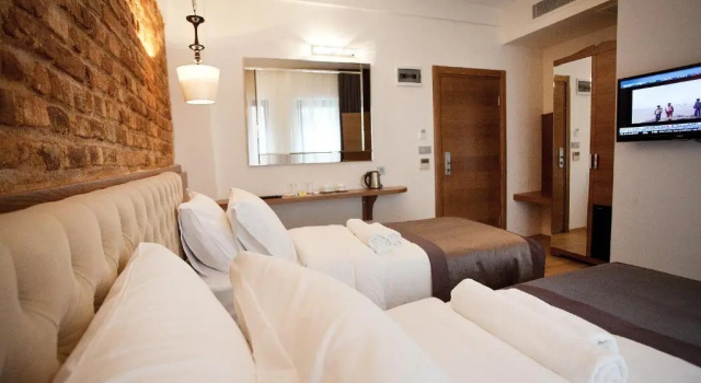 Deluxe Třílůžkový pokoj s balkonem Pera Line Hotel