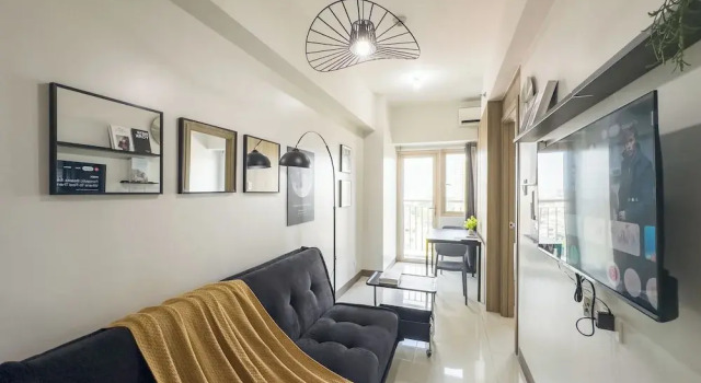 Номер Standard c 1 комнатой с балконом и с видом на город Coasis at SMDC Coast Residences