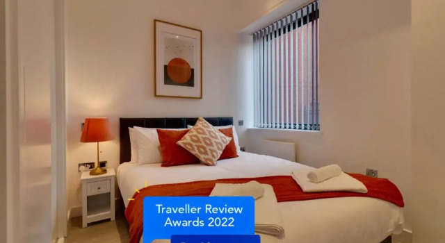 Stunning 1-Bed Deluxe Apartment in Slough, Varaa Huoneisto Asunnot kohteessa Merseyside, Huoneisto