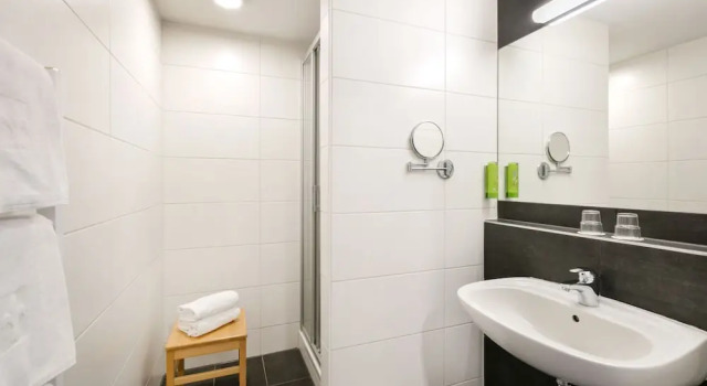 Четырёхместный номер Comfort JUFA Hotel Eisenerzer Ramsau