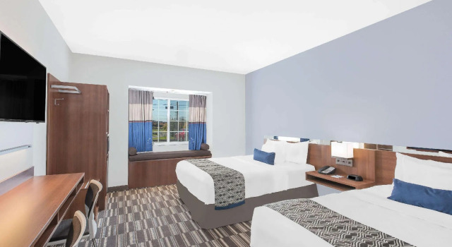Четырёхместный номер Standard Microtel Inn & Suites by Wyndham Binghamton