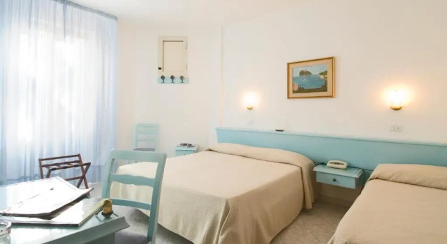 Трёхместный номер Standard Hotel Eugenio