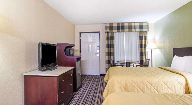 Econo Lodge Belton - Kansas City South