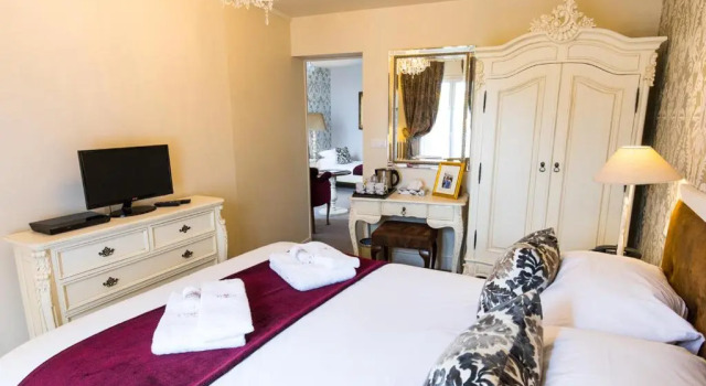 Номер Deluxe Logis Hotel De France