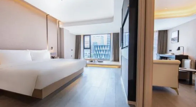 Люкс с видом на город Atour Hotel Wuhan Chuhehanjie Xiu Theater