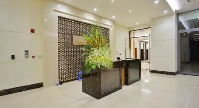 Elegant Parkhill Apt 1